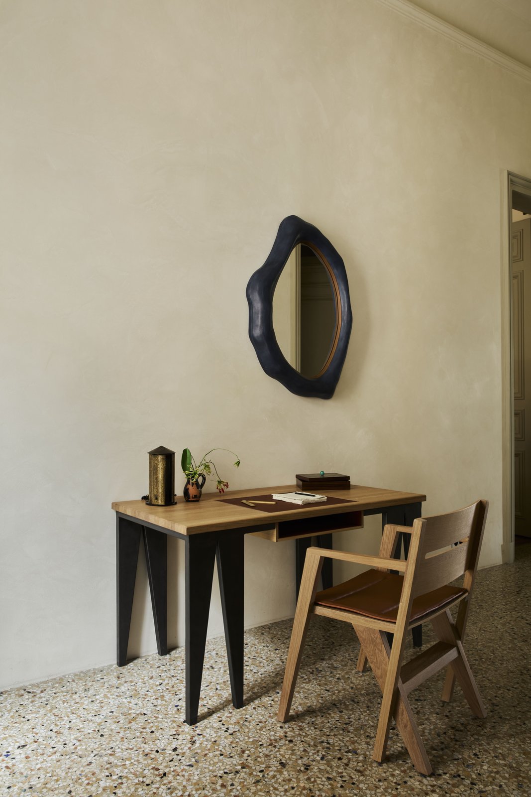 Chaise Aplomb par Hartis en situation — 1