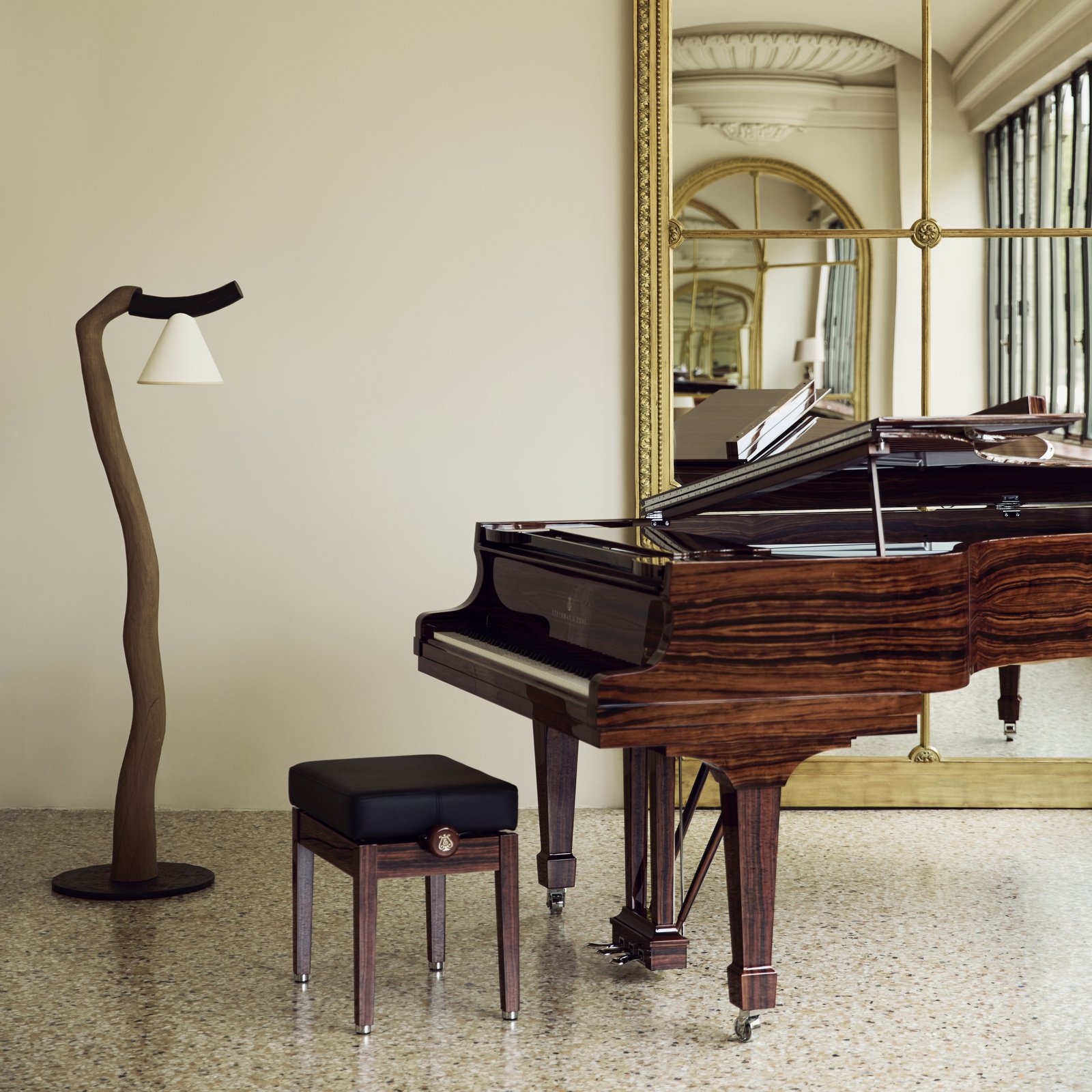 Lampadaire Branche par Hartis — mise en scène