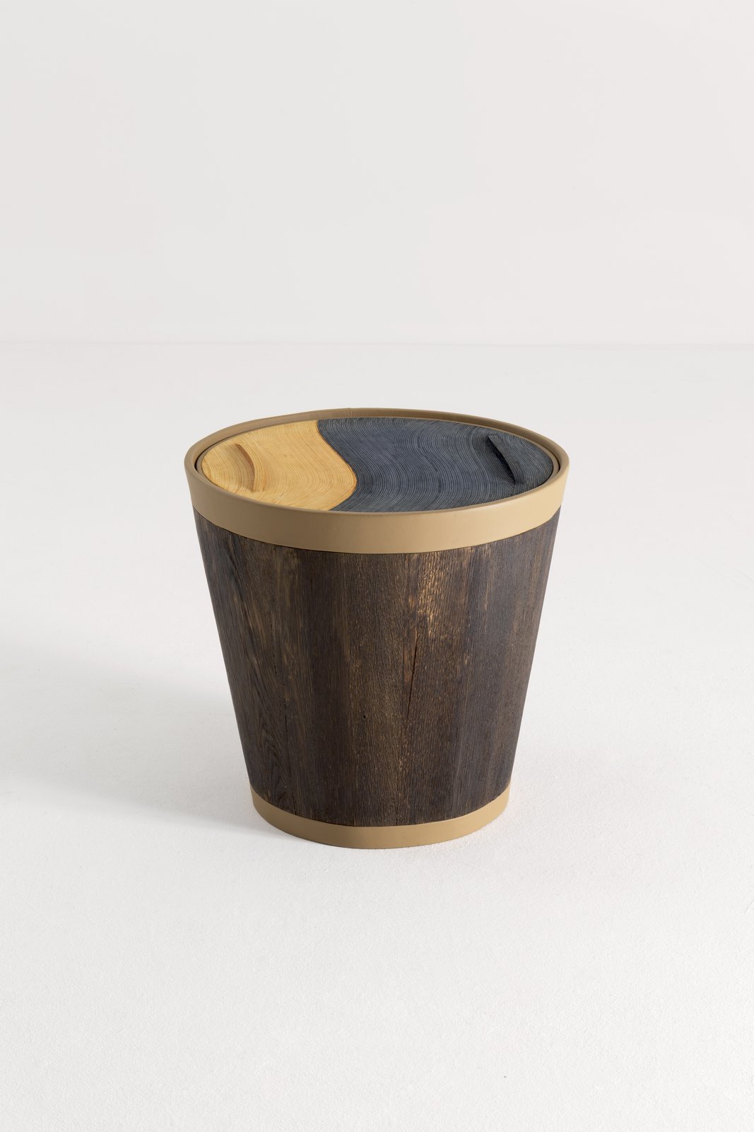 Table d'appoint Cintrage par Hartis — vue 1