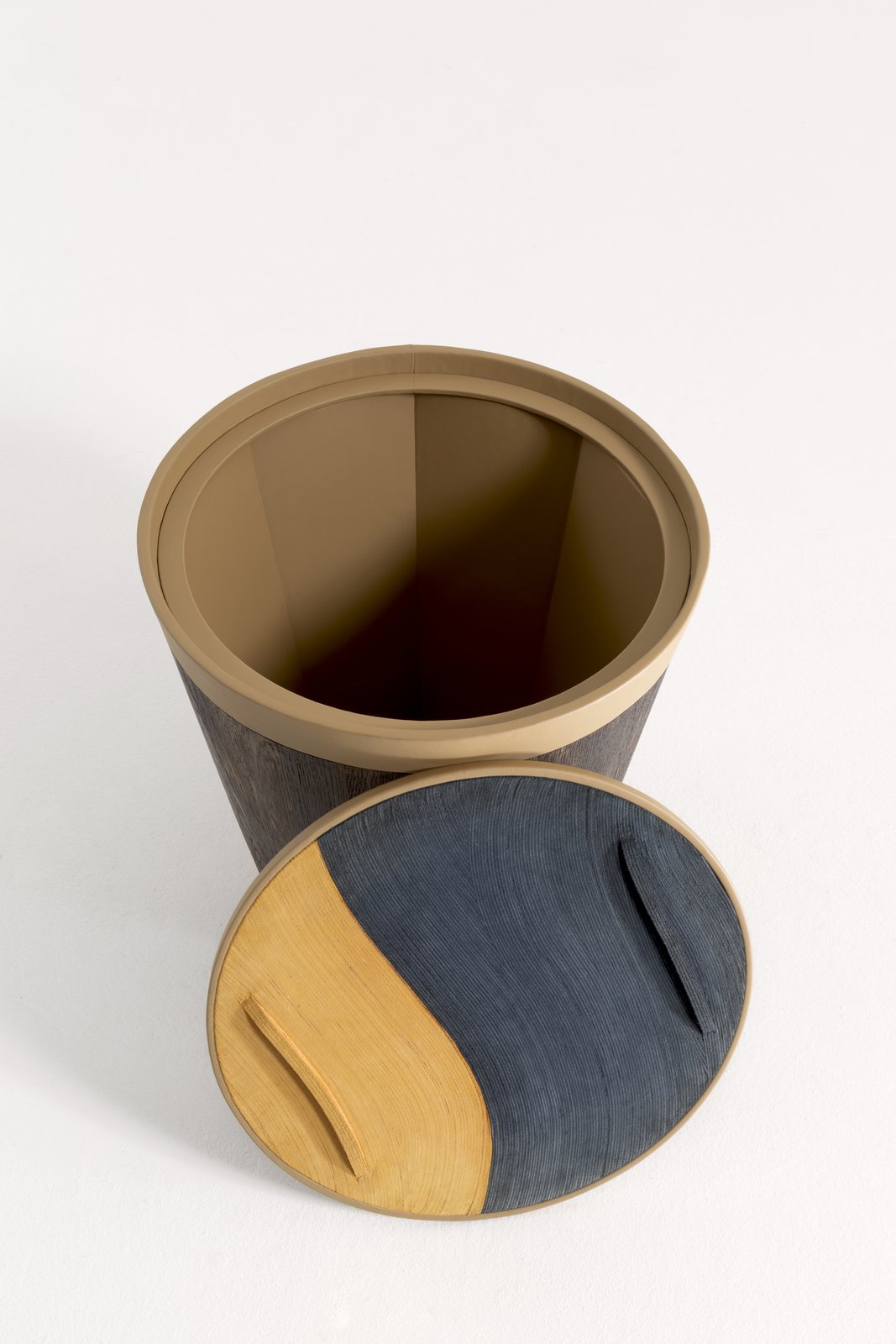 Table d'appoint Cintrage par Hartis — vue 2