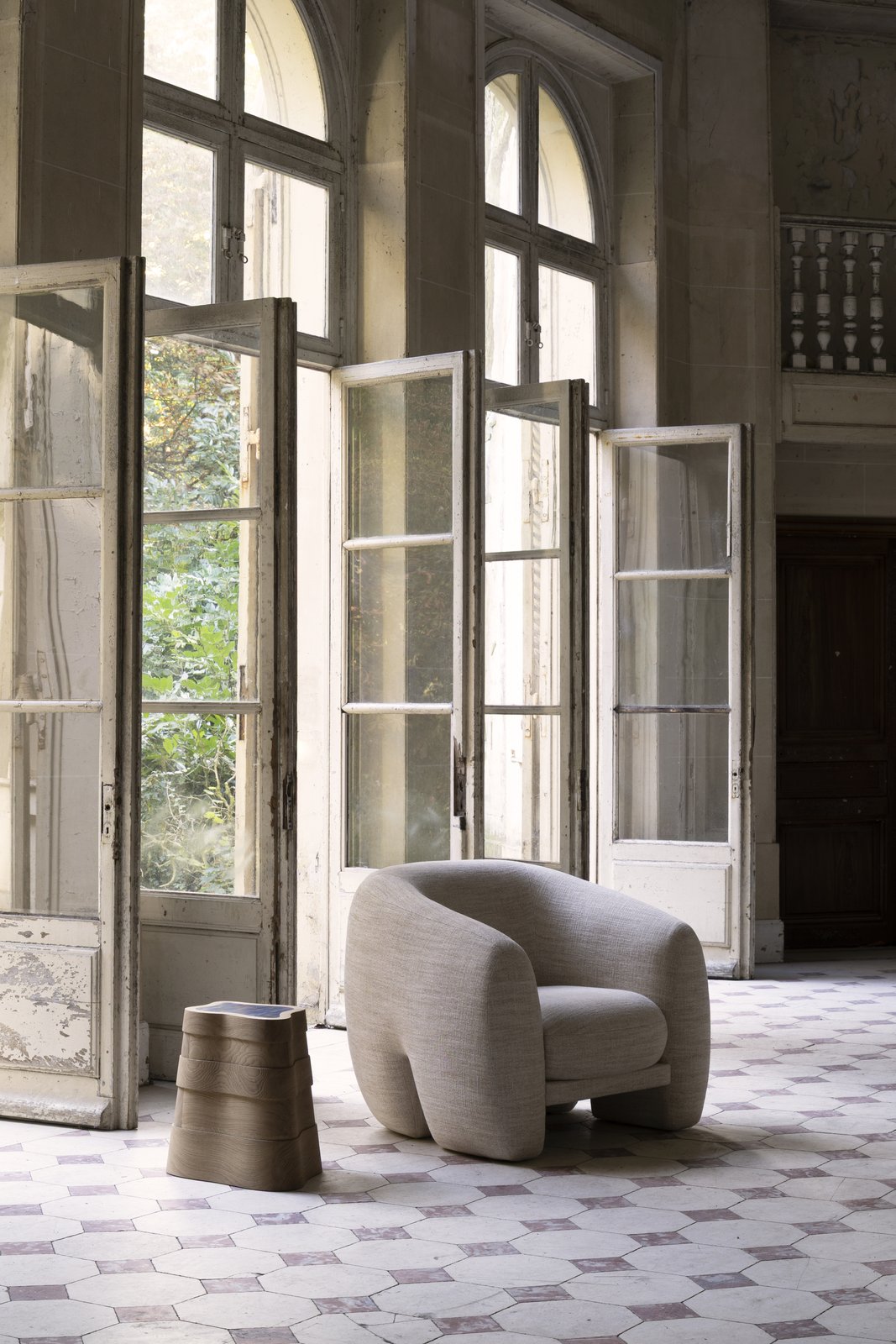 Table d'appoint Modelage par Hartis en situation — 1